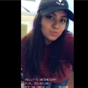 Meet your Posher, Kelly